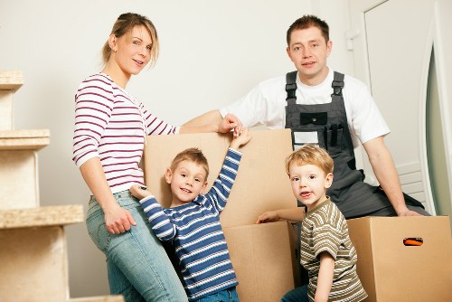 Packing and removal support for household or office items